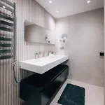Luxury Beachfront Heated Pool & & Gym-ehhouse * Estepona
