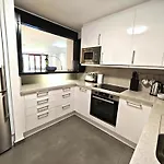 Luxury Beachfront Heated Pool & & Gym-ehhouse Apartmán