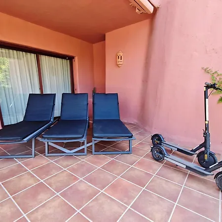 Luxury Beachfront Heated Pool & & Gym-ehhouse Apartmán Estepona