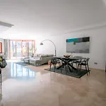 Luxury Beachfront Heated Pool & & Gym-ehhouse Apartamento Estepona