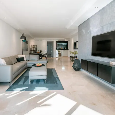 Luxury Beachfront Heated Pool & & Gym-ehhouse * Estepona
