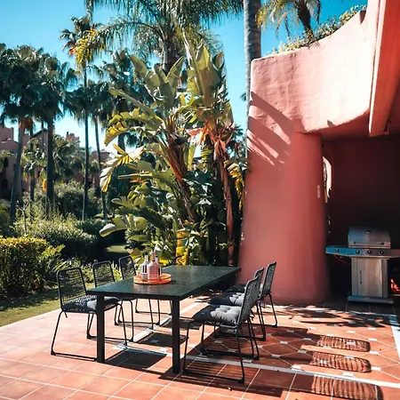 Luxury Beachfront Heated Pool & & Gym-ehhouse Apartment *