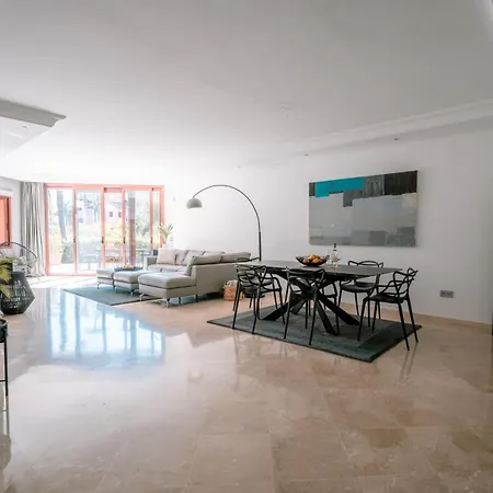 Luxury Beachfront Heated Pool & & Gym-ehhouse Apartment Estepona