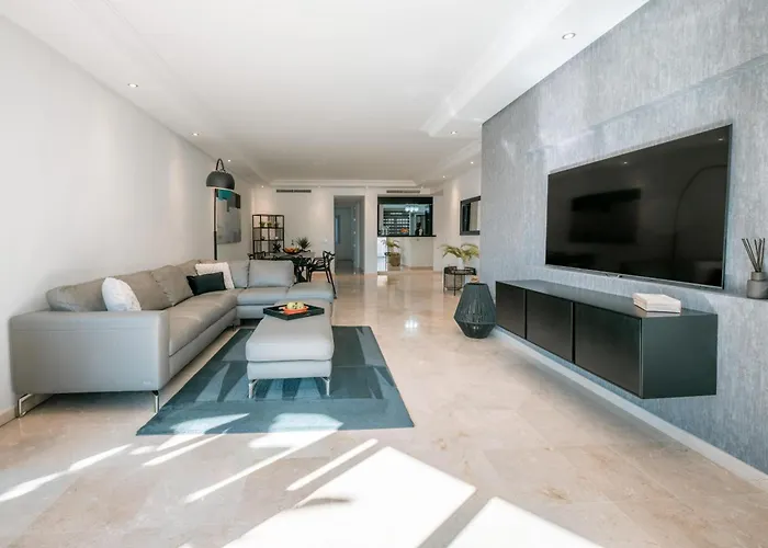 Luxury Beachfront Heated Pool & & Gym-ehhouse * Estepona