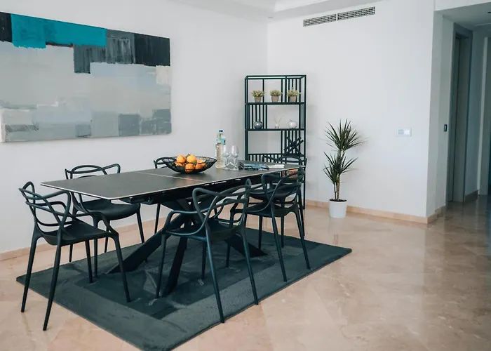 Luxury Beachfront Heated Pool & & Gym-ehhouse Estepona