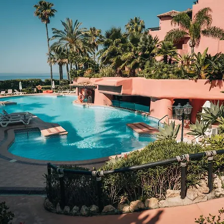 Апартаменти Luxury Beachfront Heated Pool & & Gymehhouse