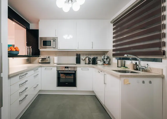 Luxury Beachfront Heated Pool & & Gym-ehhouse Estepona