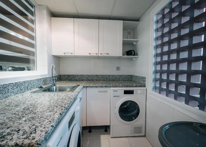 Luxury Beachfront Heated Pool & & Gym-ehhouse Apartment